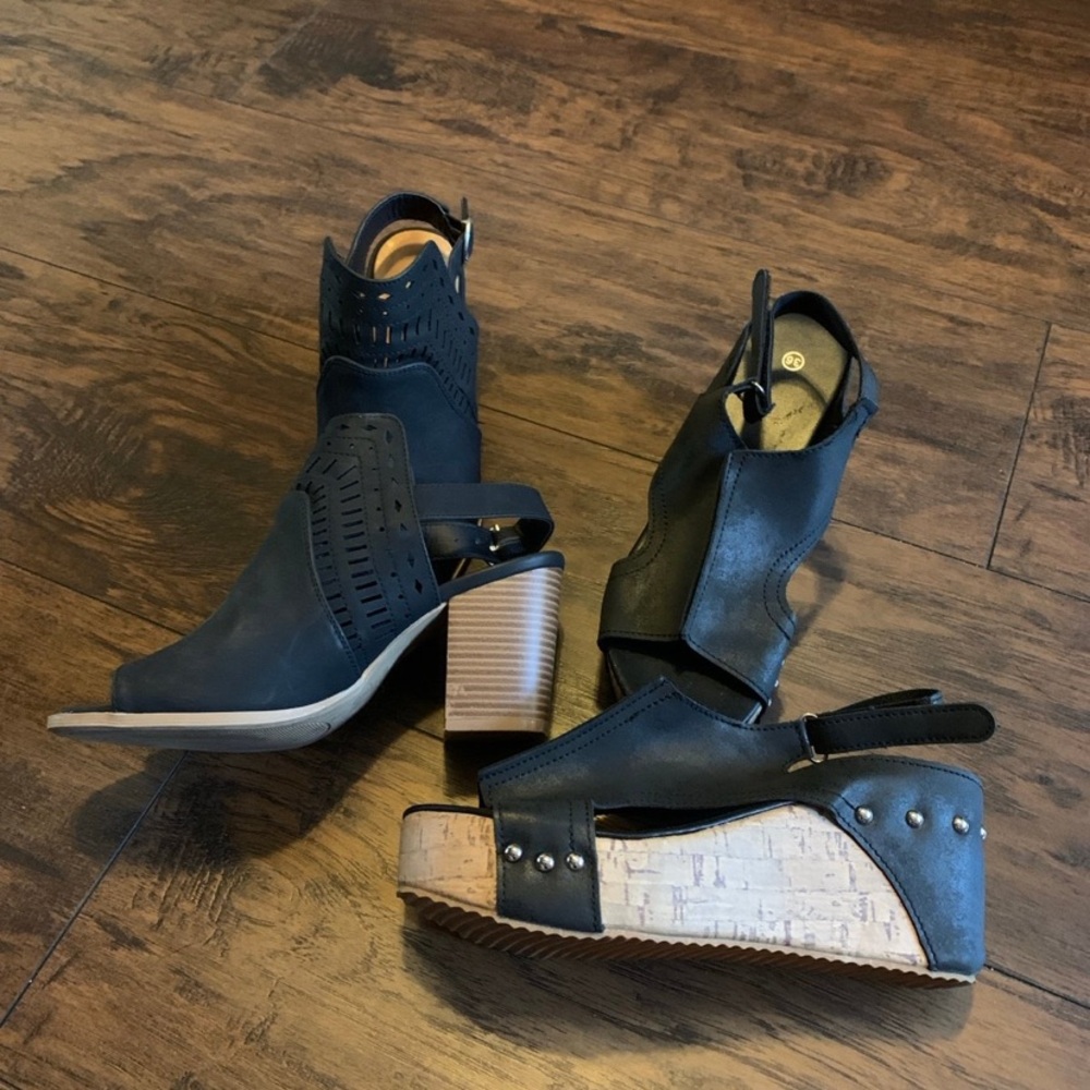 Sandals - Picture 2 of 4